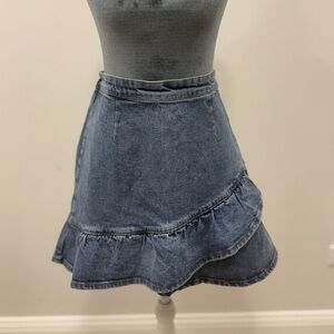 NWT Ruffle Denim Skirt. Sz Small